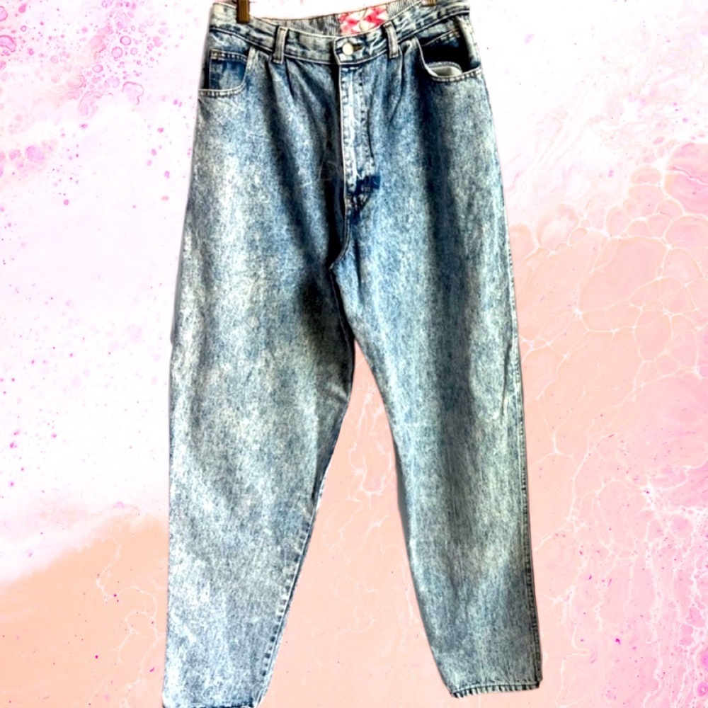 Vintage Sassoon 80's Mom
Acid Wash Jeans